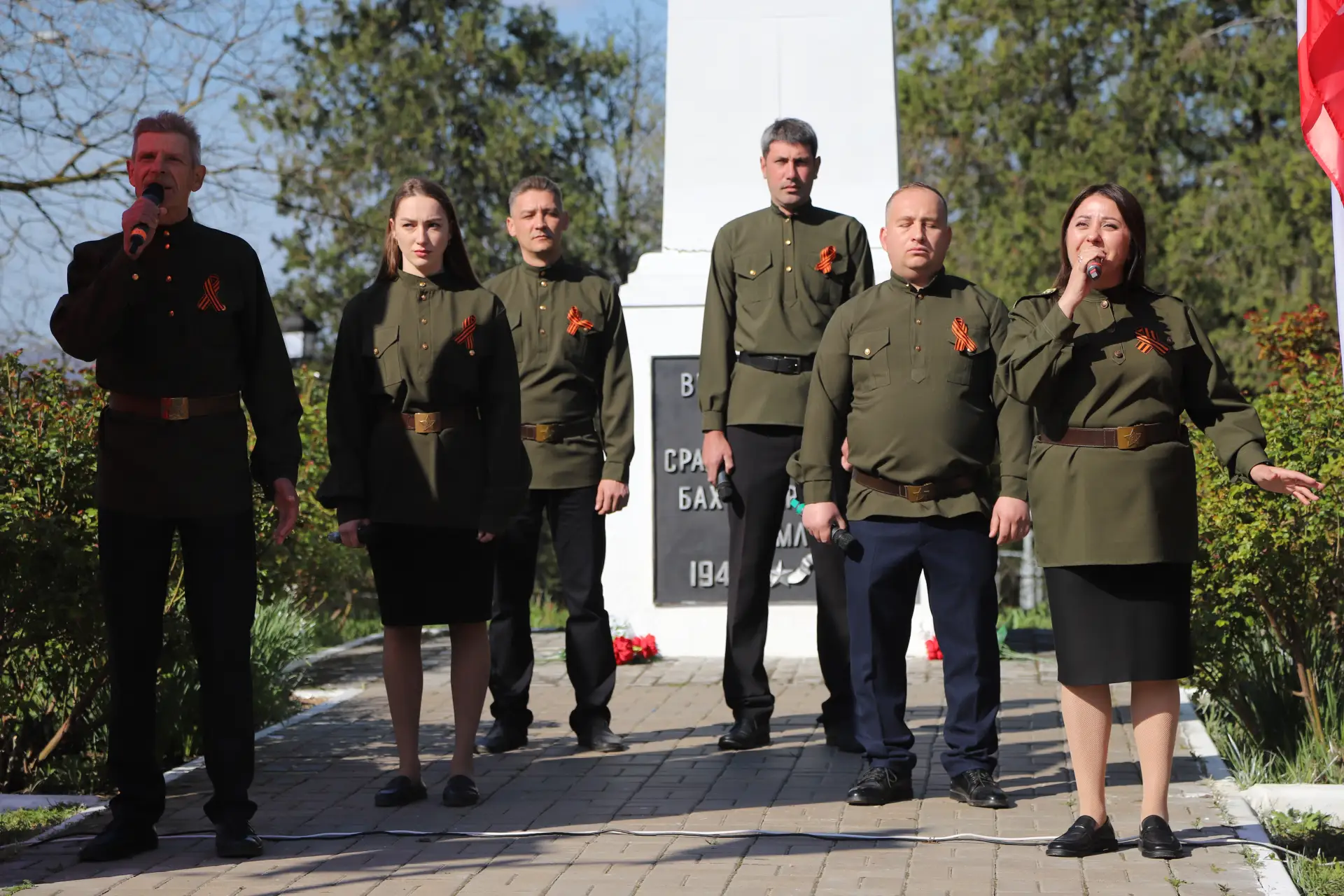У памятного знака в честь партизан, погибших в годы Великой Отечественной войны в городе Бахчисарай, состоялся торжественный митинг, посвящённый памяти тех, кто сражался за свободу и мир на родной земле У памятного знака в честь партизан, погибших в годы Великой Отечественной войны в городе Бахчисарай, состоялся торжественный митинг, посвящённый памяти тех, кто сражался за свободу и мир на родной земле