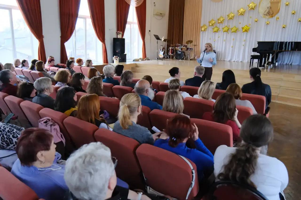 Янина Павленко: Один из древнейших городов мира, город воинской славы, город-музей, порт, здравница, промышленный центр Янина Павленко: Один из древнейших городов мира, город воинской славы, город-музей, порт, здравница, промышленный центр