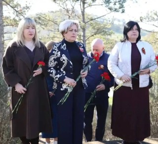 Ольга Урайкина: Сегодня, прошли торжественные мероприятия, посвящённые 82-й годовщине освобождения Бахчисарайского района от немецко-фашистских захватчиков