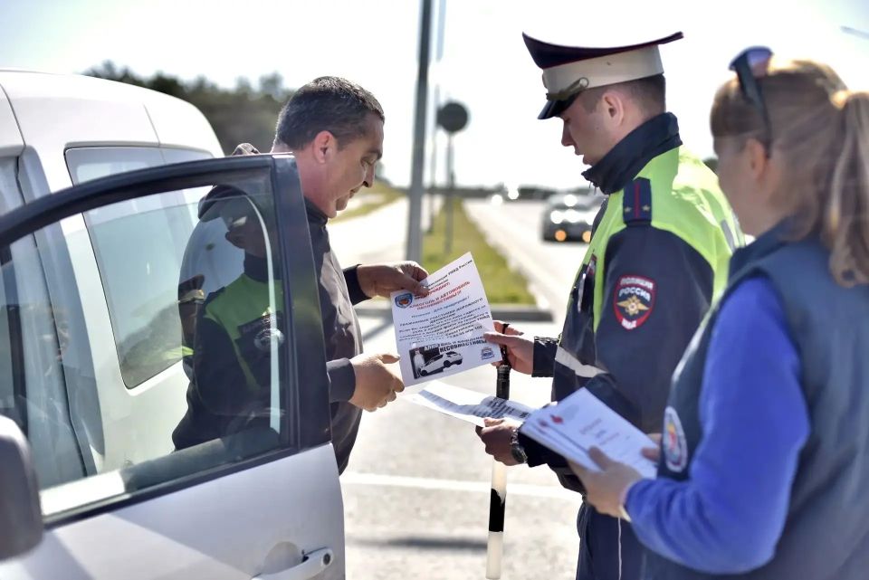 Госавтоинспекторы Севастополя совместно с медицинскими работниками провели профилактическое мероприятие «Здоровый водитель» Госавтоинспекторы Севастополя совместно с медицинскими работниками провели профилактическое мероприятие «Здоровый водитель»