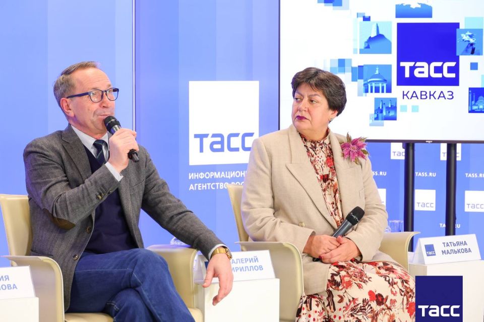 Главное из заявлений, а также фоторепортаж с пресс-конференции в Региональном информационном центре "ТАСС Кавказ", посвященной программе Больших гастролей Российского государственного академического театра драмы им. Ф.... Главное из заявлений, а также фоторепортаж с пресс-конференции в Региональном информационном центре "ТАСС Кавказ", посвященной программе Больших гастролей Российского государственного академического театра драмы им. Ф....