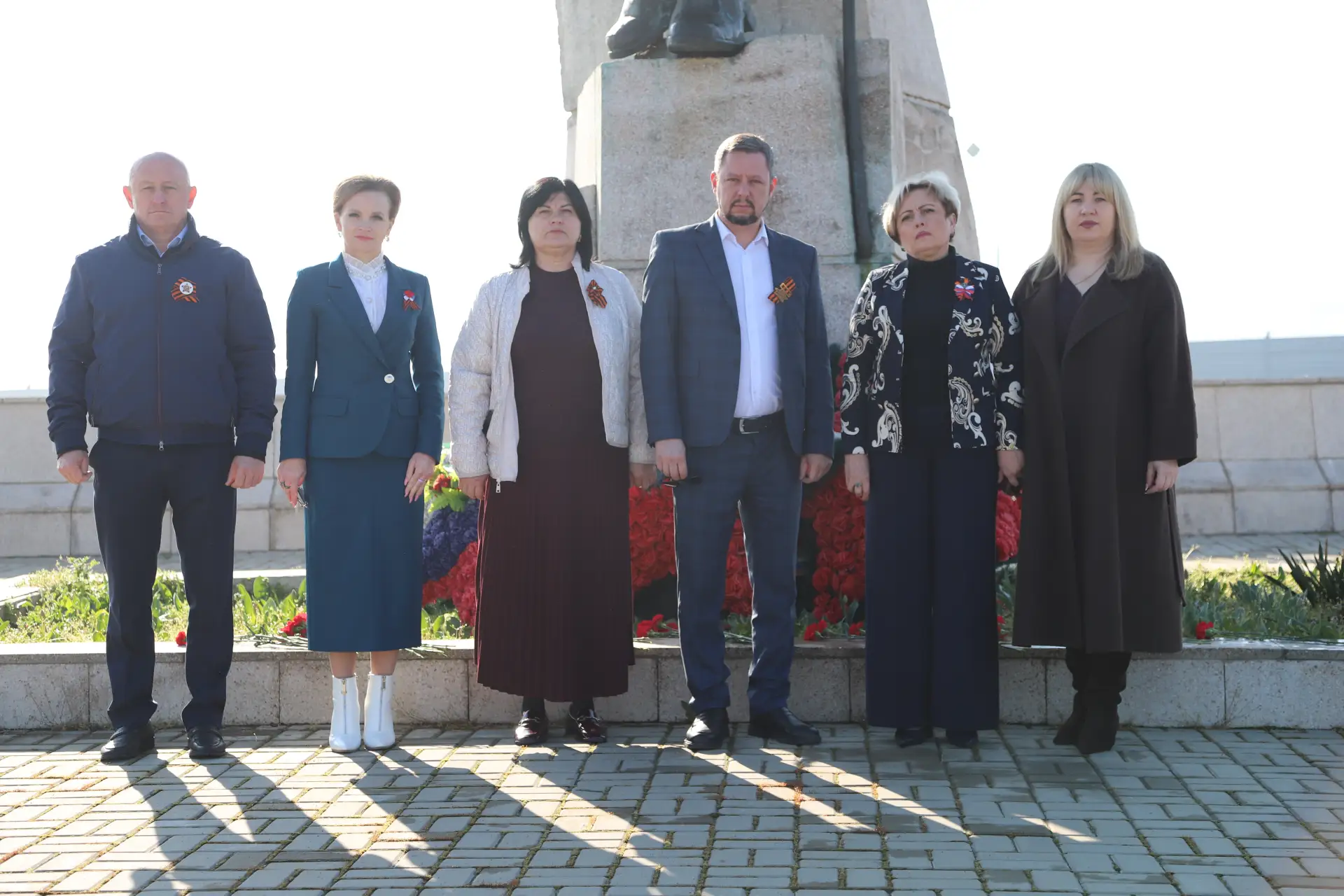 В день 82-й годовщины освобождения Бахчисарайского района от немецко-фашистских захватчиков у братской могилы советских воинов в посёлке Сирень, памятного знака на месте массовой гибели советских воинов в годы Великой... В день 82-й годовщины освобождения Бахчисарайского района от немецко-фашистских захватчиков у братской могилы советских воинов в посёлке Сирень, памятного знака на месте массовой гибели советских воинов в годы Великой...