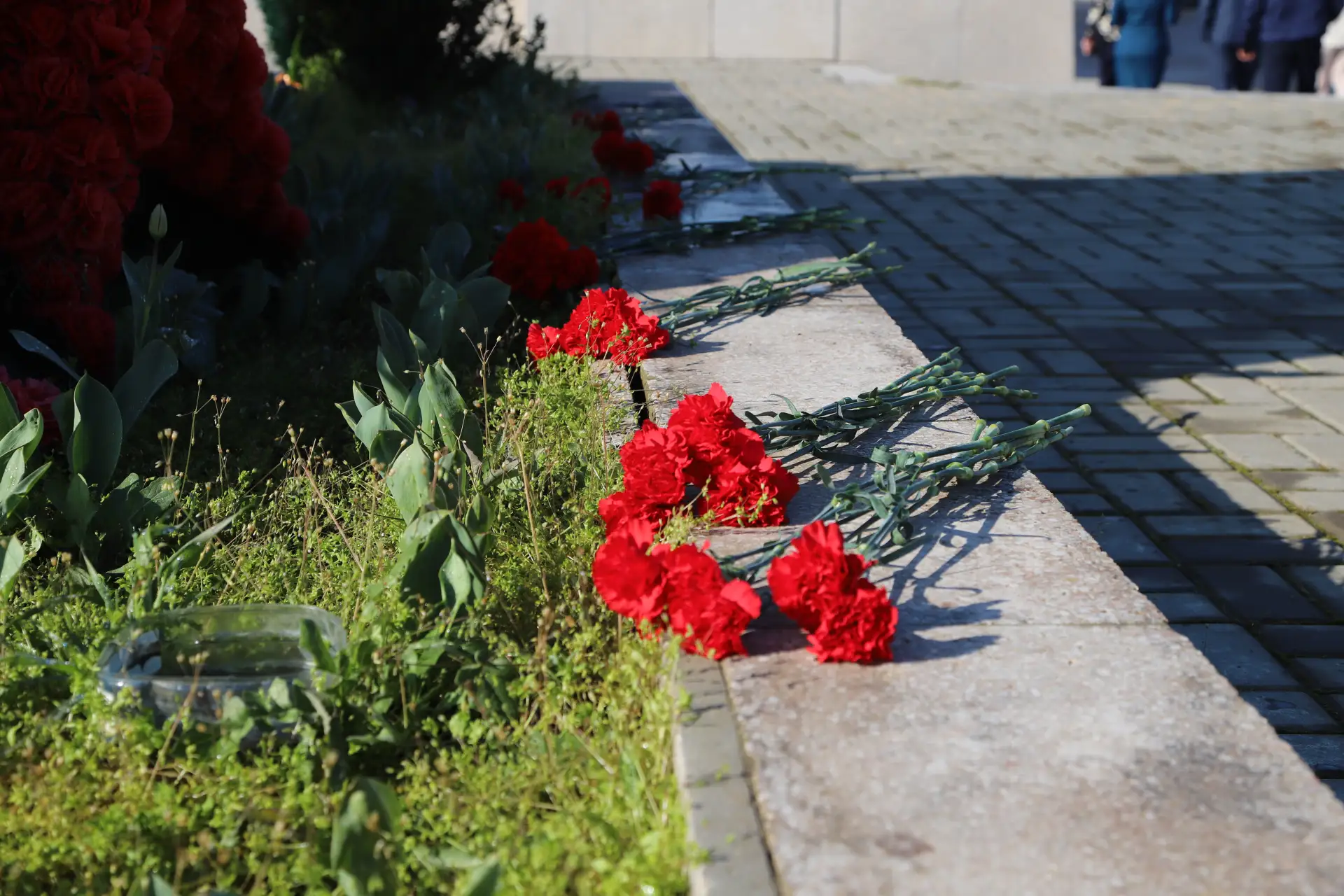 В день 82-й годовщины освобождения Бахчисарайского района от немецко-фашистских захватчиков у братской могилы советских воинов в посёлке Сирень, памятного знака на месте массовой гибели советских воинов в годы Великой... В день 82-й годовщины освобождения Бахчисарайского района от немецко-фашистских захватчиков у братской могилы советских воинов в посёлке Сирень, памятного знака на месте массовой гибели советских воинов в годы Великой...