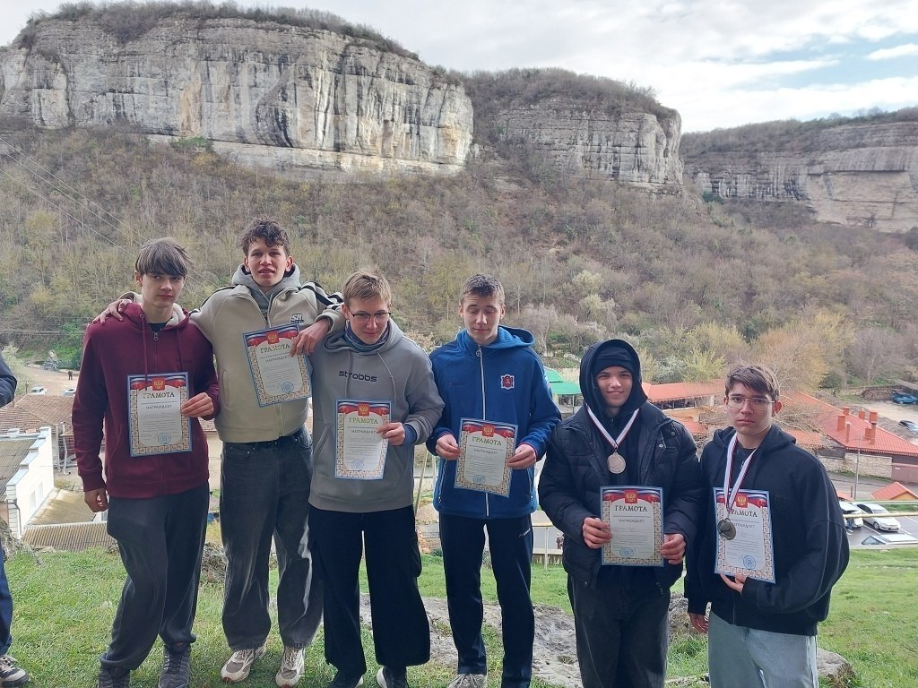 Керчане показал высокие результаты в Первенстве Крыма по спортивному туризму на горных дистанциях Керчане показал высокие результаты в Первенстве Крыма по спортивному туризму на горных дистанциях