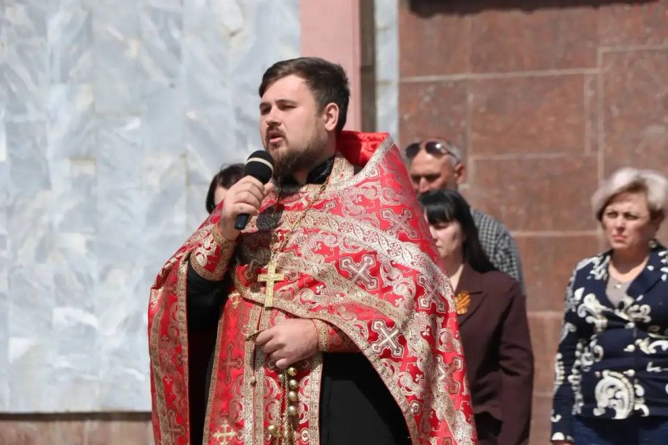 Ольга Урайкина: Сегодня в Почтовском сельском поселении состоялось торжественное открытие Аллеи Героев, посвящённой памяти защитников Отечества, погибших в ходе Специальной военной операции, приуроченное к 82-ой годовщине... Ольга Урайкина: Сегодня в Почтовском сельском поселении состоялось торжественное открытие Аллеи Героев, посвящённой памяти защитников Отечества, погибших в ходе Специальной военной операции, приуроченное к 82-ой годовщине...