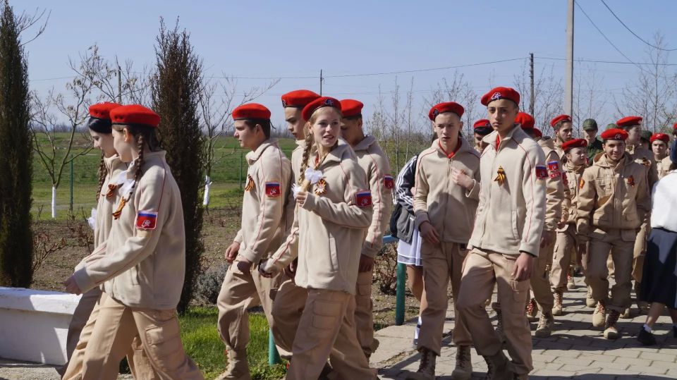Сегодня на базе Краснофлотской средней школы состоялся старт муниципального этапа военно-патриотической игры «Зарница 2.0» Сегодня на базе Краснофлотской средней школы состоялся старт муниципального этапа военно-патриотической игры «Зарница 2.0»