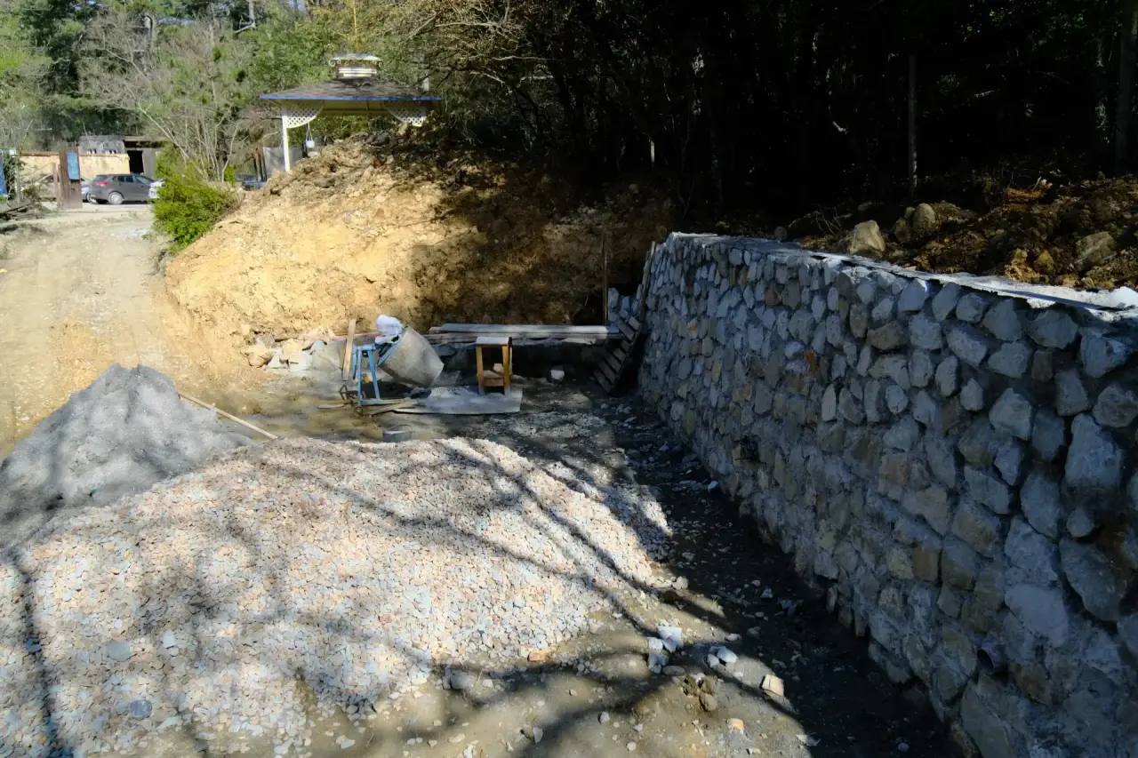 В Гаспре начали строить приют для кошек В Гаспре начали строить приют для кошек