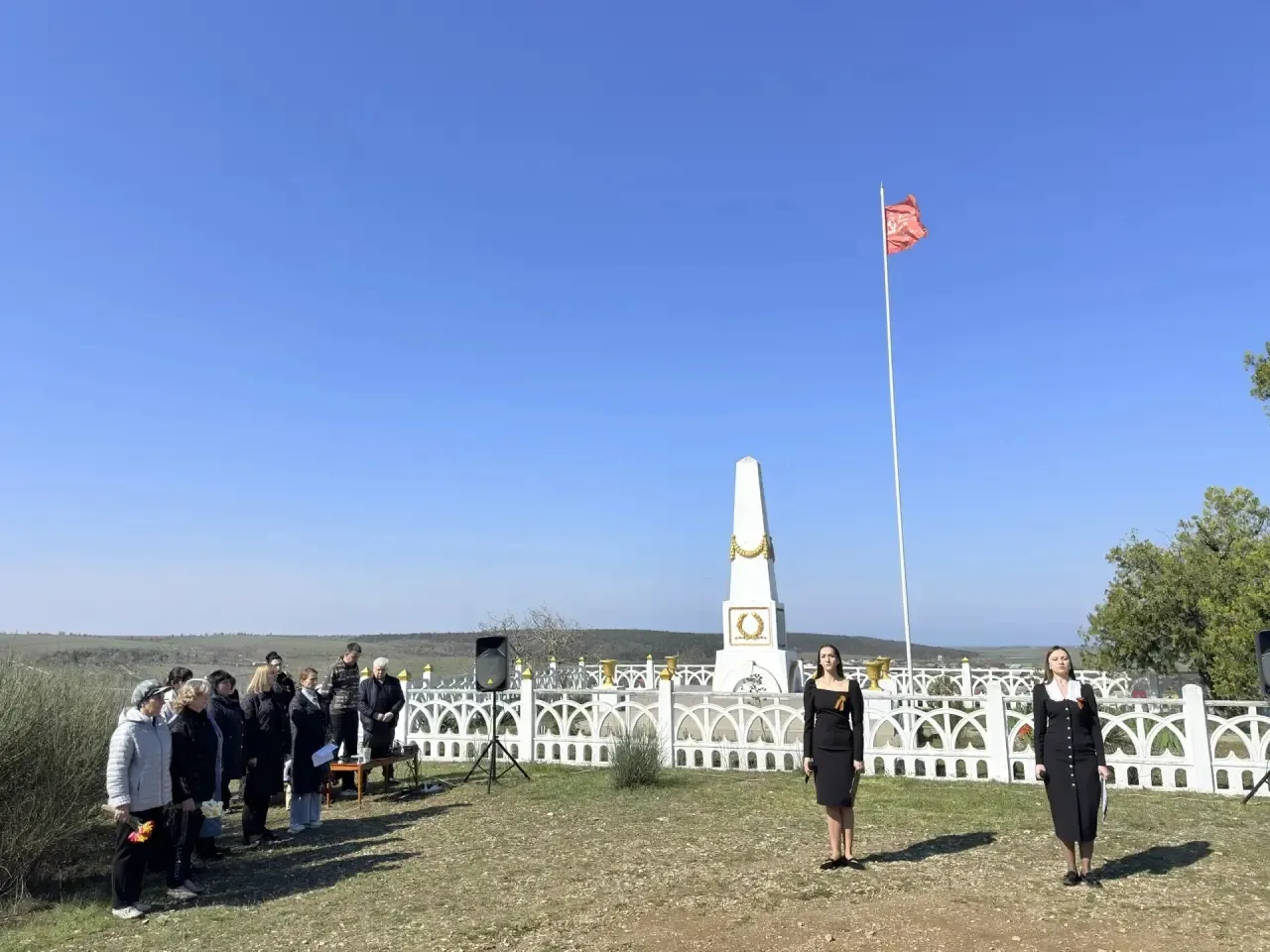 14 апреля у Памятника погибшим воинам в Великой Отечественной войне состоялось торжественное мероприятие, посвящённое 82-й годовщине со Дня освобождения Симферополя и Симферопольского района от немецко-фашистских захватчиков