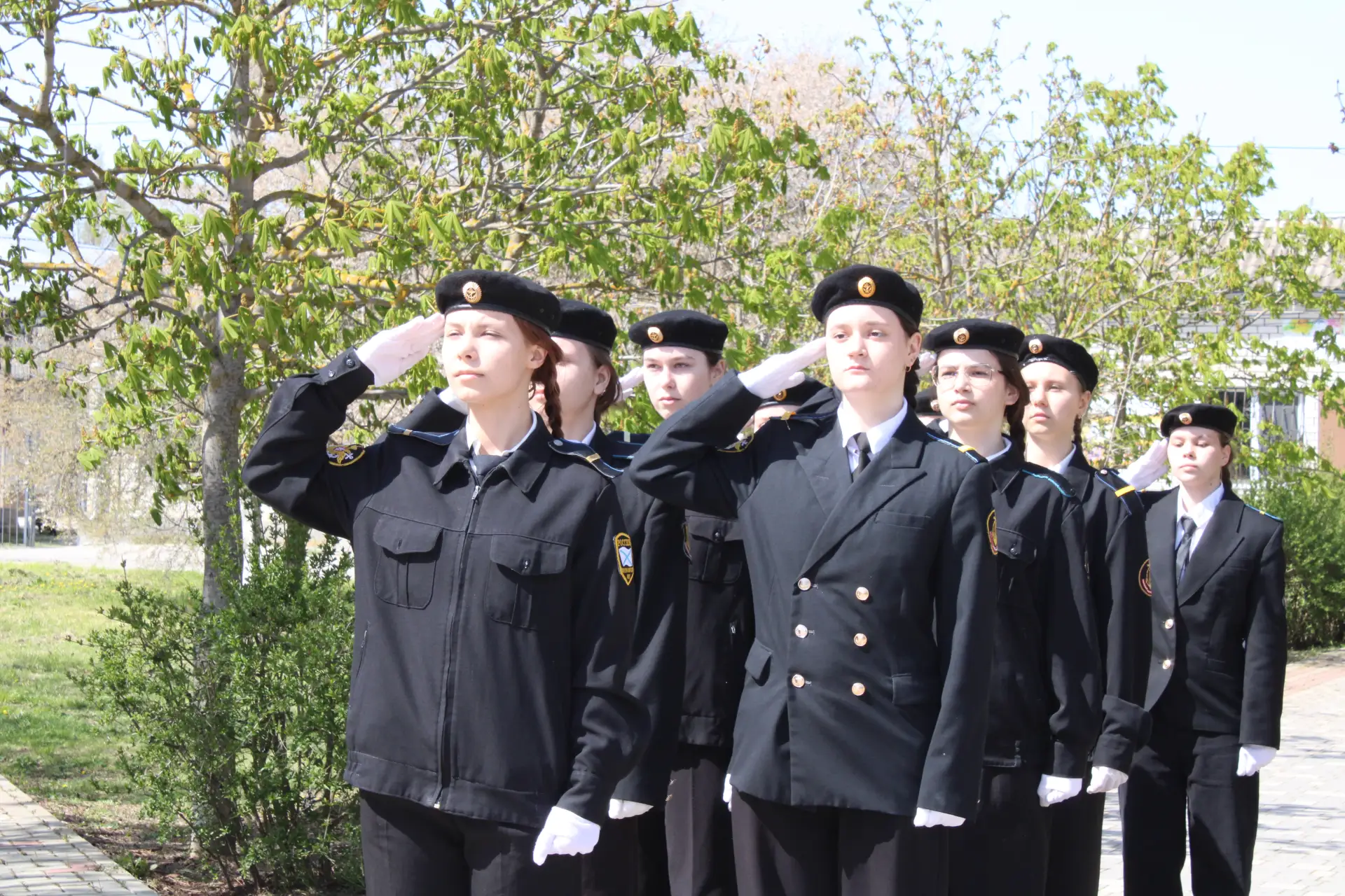 Сегодня у «Обелиска Славы» в посёлке Ленино состоялась торжественная церемония открытия весенней Вахты Памяти поколений Сегодня у «Обелиска Славы» в посёлке Ленино состоялась торжественная церемония открытия весенней Вахты Памяти поколений