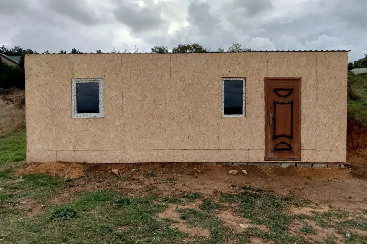 Севастопольцы построили "избушку" на льготном участке, чтобы украсть из городского бюджета 1,2 миллиона рублей Севастопольцы построили "избушку" на льготном участке, чтобы украсть из городского бюджета 1,2 миллиона рублей