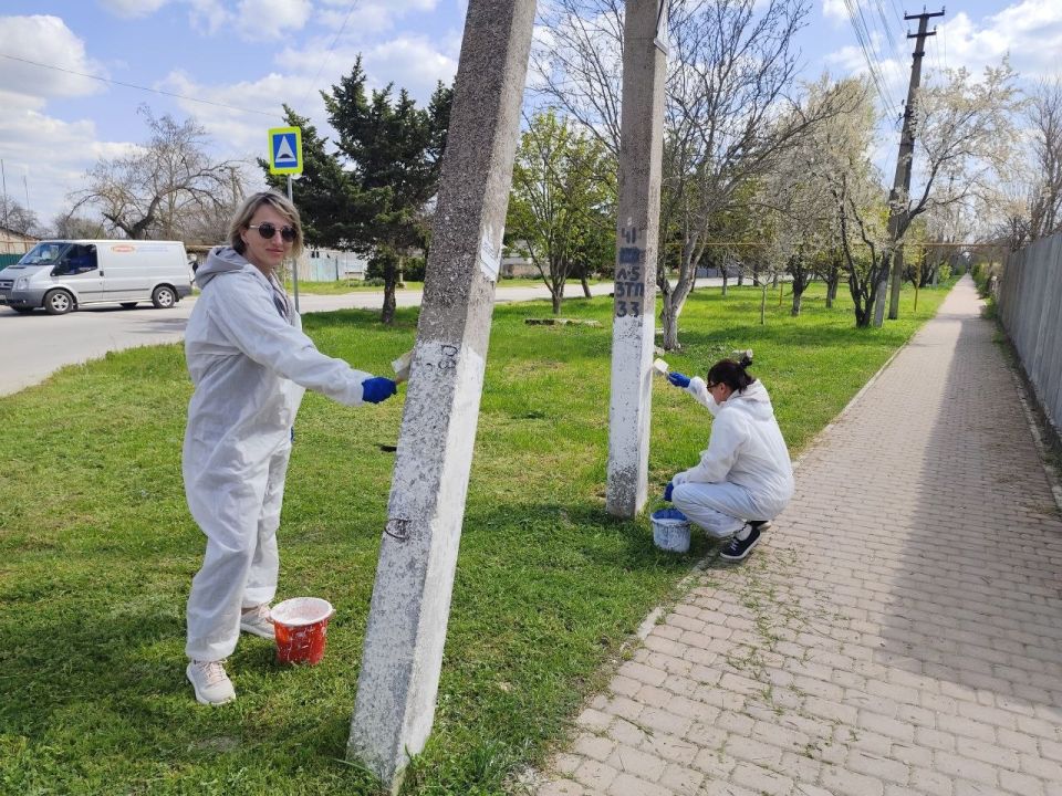 Александр Соколовский: Сегодня состоялся субботник, в ходе которого проведена побелка деревьев на территории Первомайского района Александр Соколовский: Сегодня состоялся субботник, в ходе которого проведена побелка деревьев на территории Первомайского района
