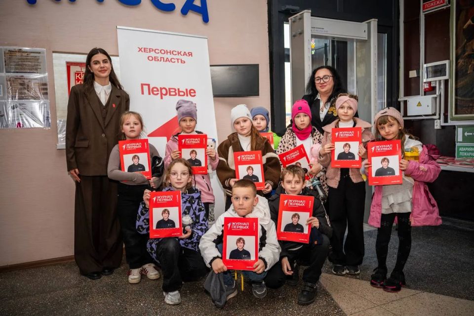 Владимир Сальдо: В кинотеатре «Россия» в Геническе открылась передвижная выставка «Герои освобожденной Херсонщины» Владимир Сальдо: В кинотеатре «Россия» в Геническе открылась передвижная выставка «Герои освобожденной Херсонщины»
