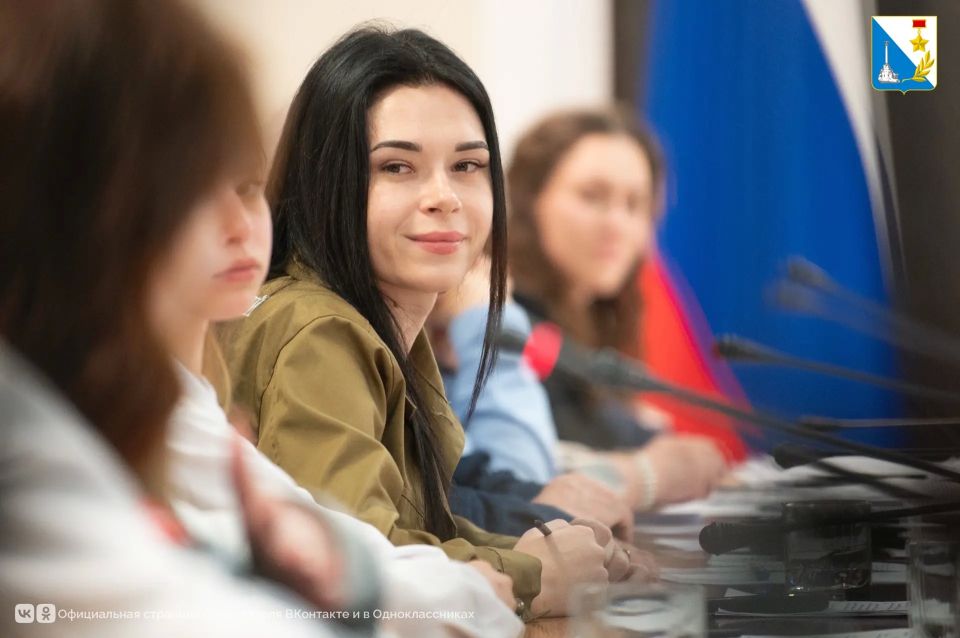 Михаил Развожаев обсудил с Движением Первых развитие молодёжной политики и патриотическое воспитание в Севастополе Михаил Развожаев обсудил с Движением Первых развитие молодёжной политики и патриотическое воспитание в Севастополе