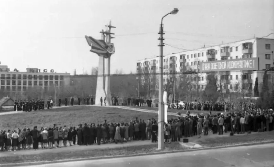 Екатерина Алтабаева: 15 апреля исполнилось 65 лет как Юрию Алексеевичу Гагарину, первому космонавту планеты, было присвоено звание Почётного гражданина города Севастополя Екатерина Алтабаева: 15 апреля исполнилось 65 лет как Юрию Алексеевичу Гагарину, первому космонавту планеты, было присвоено звание Почётного гражданина города Севастополя