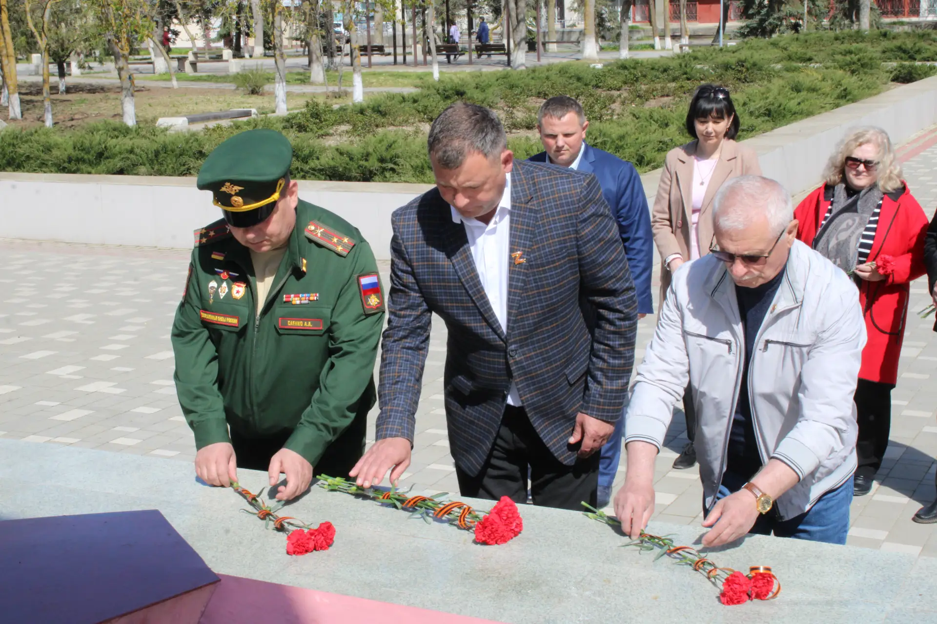 Сегодня у «Обелиска Славы» в посёлке Ленино состоялась торжественная церемония открытия весенней Вахты Памяти поколений Сегодня у «Обелиска Славы» в посёлке Ленино состоялась торжественная церемония открытия весенней Вахты Памяти поколений