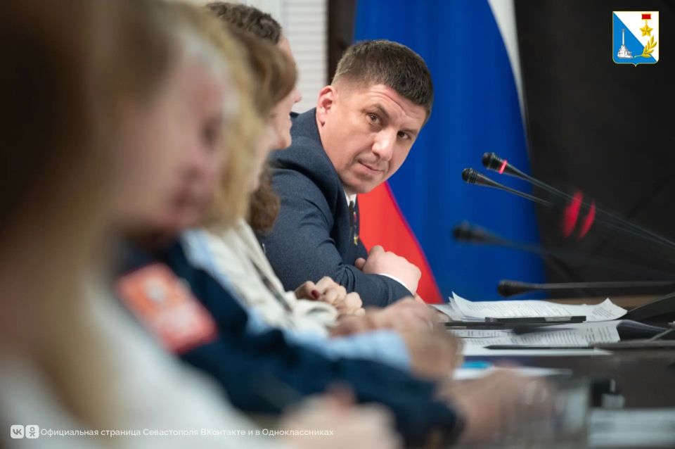 Михаил Развожаев обсудил с Движением Первых развитие молодёжной политики и патриотическое воспитание в Севастополе Михаил Развожаев обсудил с Движением Первых развитие молодёжной политики и патриотическое воспитание в Севастополе