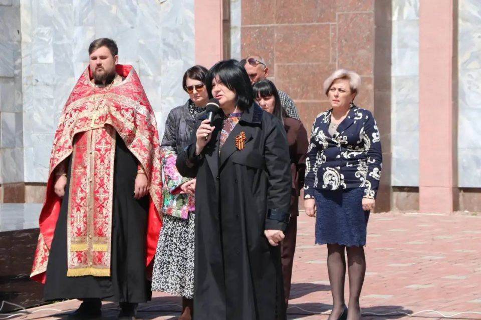 Ольга Урайкина: Сегодня в Почтовском сельском поселении состоялось торжественное открытие Аллеи Героев, посвящённой памяти защитников Отечества, погибших в ходе Специальной военной операции, приуроченное к 82-ой годовщине... Ольга Урайкина: Сегодня в Почтовском сельском поселении состоялось торжественное открытие Аллеи Героев, посвящённой памяти защитников Отечества, погибших в ходе Специальной военной операции, приуроченное к 82-ой годовщине...