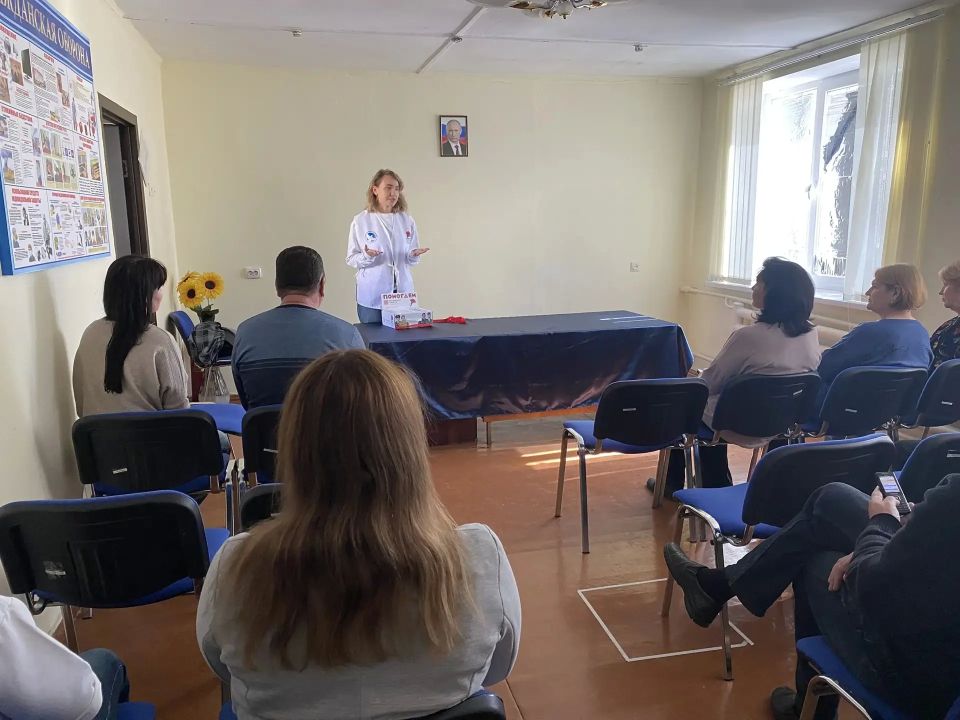 Сотрудники ГКУ РК "Крымский центр Территориального страхового фонда документации" приняли участие в акции "Красная гвоздика" Сотрудники ГКУ РК "Крымский центр Территориального страхового фонда документации" приняли участие в акции "Красная гвоздика"