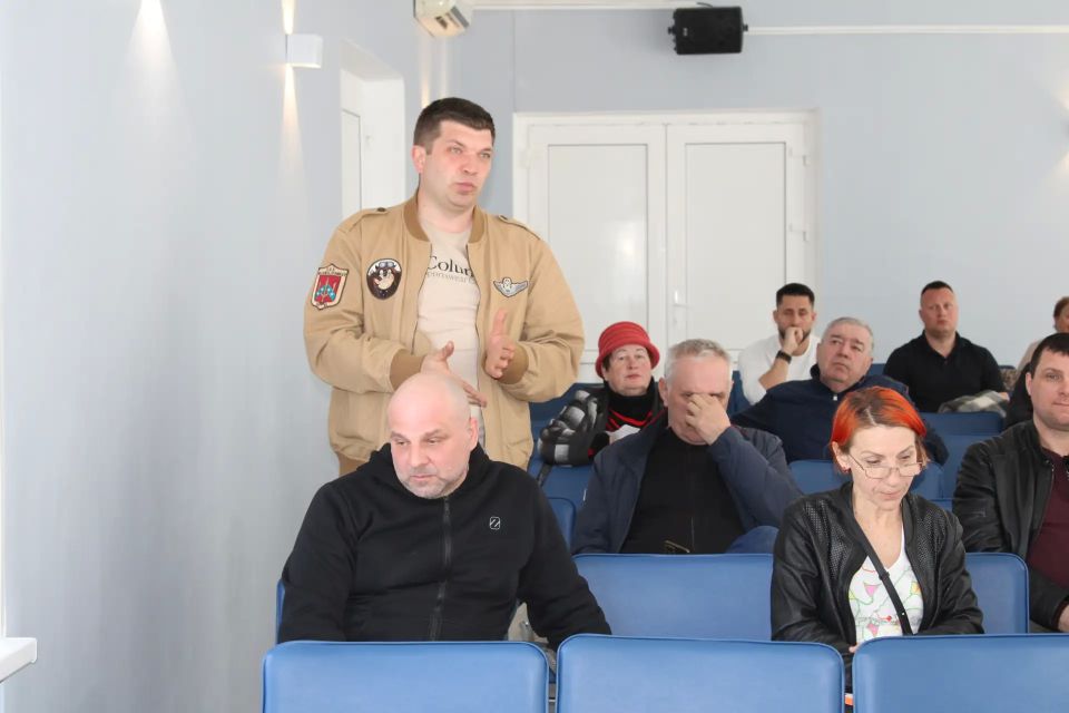 Глава Администрации района Игорь Крутьков совместно с первым заместителем главы Александром Саенко провели повторное совещание с председателями садоводческих некоммерческих товариществ (СНТ) района Глава Администрации района Игорь Крутьков совместно с первым заместителем главы Александром Саенко провели повторное совещание с председателями садоводческих некоммерческих товариществ (СНТ) района