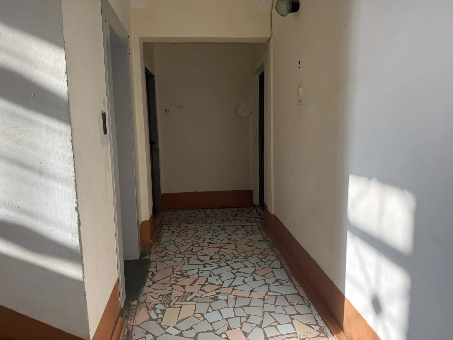 Константин Шимановский: Завершаем косметический ремонт подъезда на Стахановской, 19 и приступаем к новому объекту – пгт Никита, 38 корпус 2! Константин Шимановский: Завершаем косметический ремонт подъезда на Стахановской, 19 и приступаем к новому объекту – пгт Никита, 38 корпус 2!