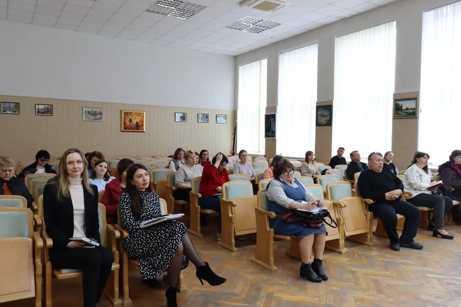 Сотрудниками Госкомархива и МЧС Республики Крым проведено рабочее совещание по вопросам ГО и ЧС в Симферопольском районе Сотрудниками Госкомархива и МЧС Республики Крым проведено рабочее совещание по вопросам ГО и ЧС в Симферопольском районе