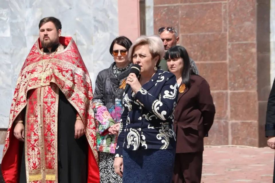 Ольга Урайкина: Сегодня в Почтовском сельском поселении состоялось торжественное открытие Аллеи Героев, посвящённой памяти защитников Отечества, погибших в ходе Специальной военной операции, приуроченное к 82-ой годовщине... Ольга Урайкина: Сегодня в Почтовском сельском поселении состоялось торжественное открытие Аллеи Героев, посвящённой памяти защитников Отечества, погибших в ходе Специальной военной операции, приуроченное к 82-ой годовщине...