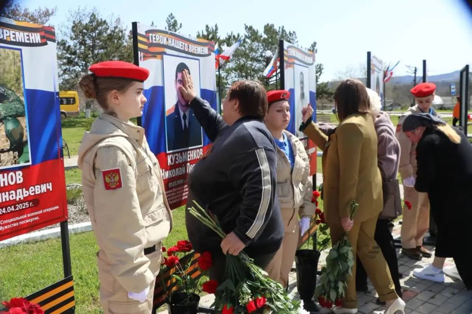 Ольга Урайкина: Сегодня в Почтовском сельском поселении состоялось торжественное открытие Аллеи Героев, посвящённой памяти защитников Отечества, погибших в ходе Специальной военной операции, приуроченное к 82-ой годовщине... Ольга Урайкина: Сегодня в Почтовском сельском поселении состоялось торжественное открытие Аллеи Героев, посвящённой памяти защитников Отечества, погибших в ходе Специальной военной операции, приуроченное к 82-ой годовщине...