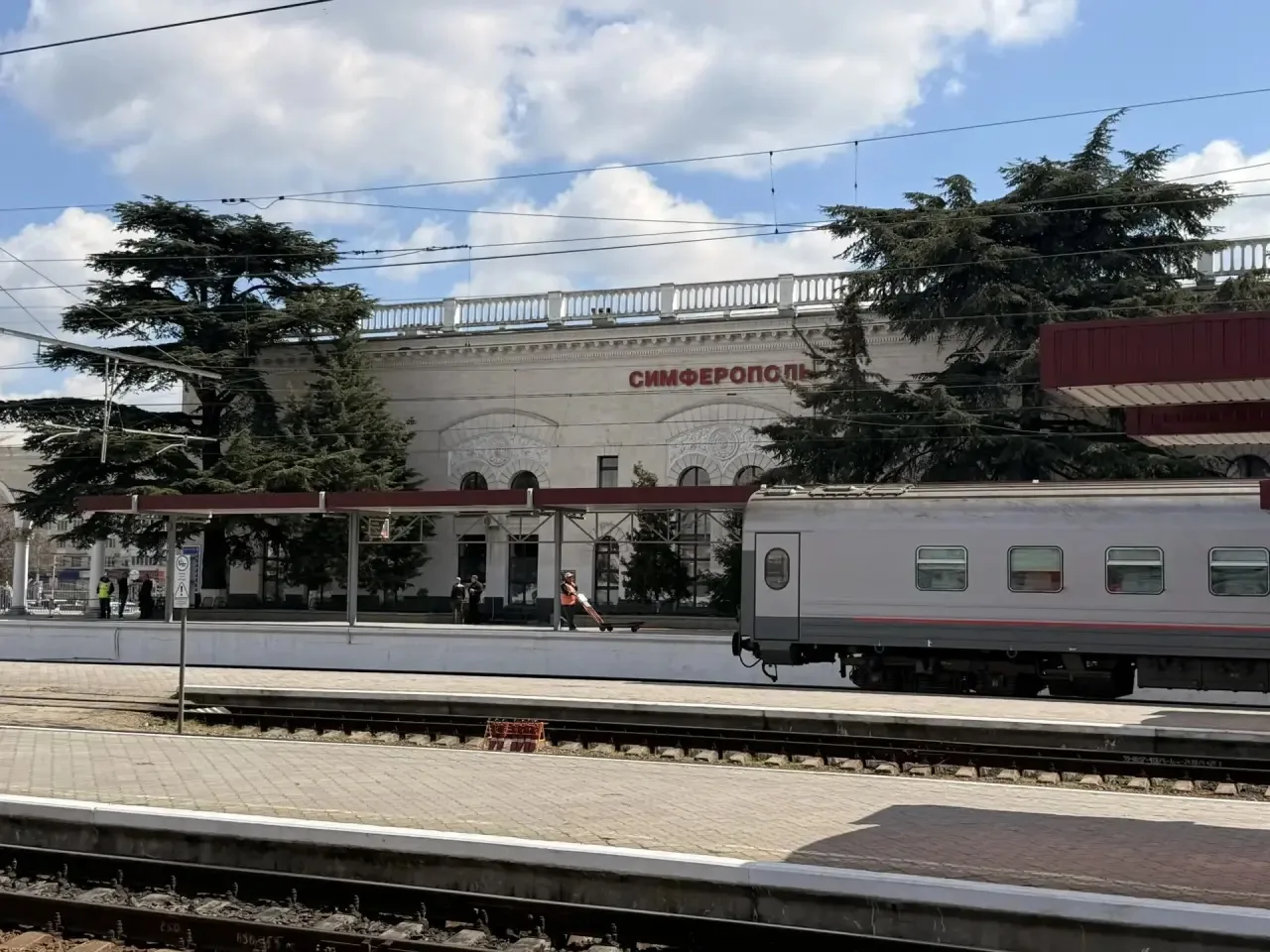 Александр Сахаров оценил ход работ по модернизации инфраструктуры Крымской железной дороги