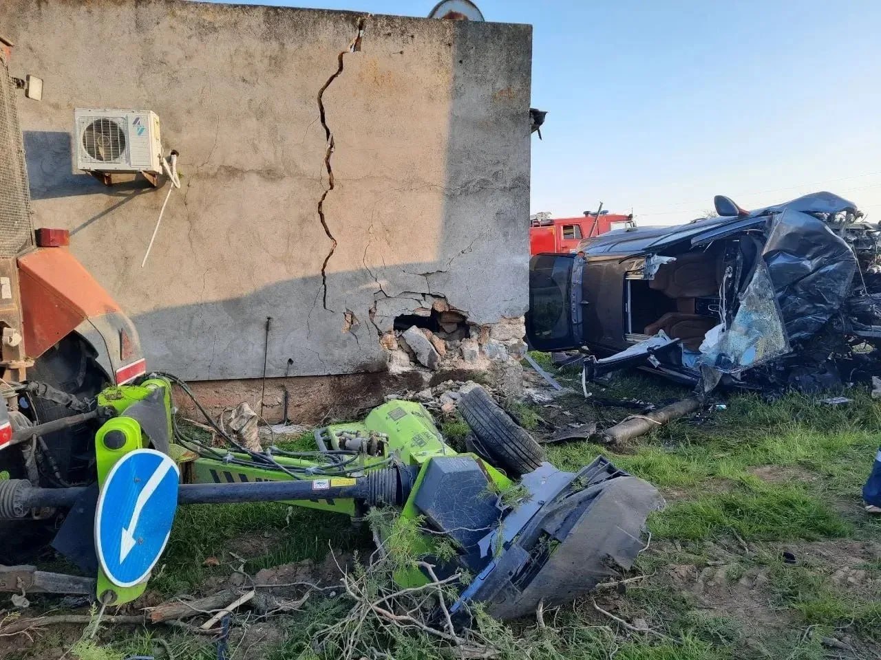 Авто всмятку: пассажир легковушки погиб в ДТП в Черноморском районе Авто всмятку: пассажир легковушки погиб в ДТП в Черноморском районе