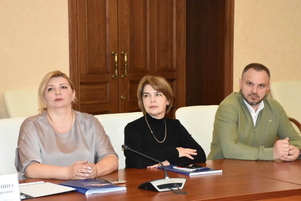 Лариса Кулинич: работа с обращениями граждан — это не просто формальная процедура, это наша обязанность и призвание Лариса Кулинич: работа с обращениями граждан — это не просто формальная процедура, это наша обязанность и призвание