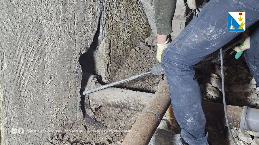 В доме № 4 на улице Комиссара Морозова начали капремонт инженерных систем В доме № 4 на улице Комиссара Морозова начали капремонт инженерных систем