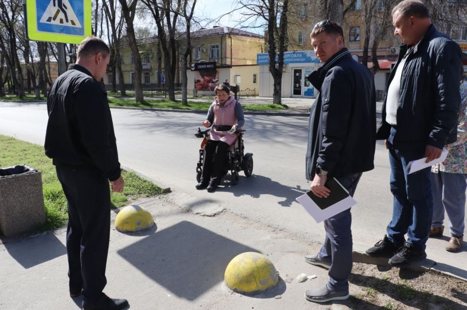 Завершается благоустройство дворов по ул. Славы, Войкова, Казакова Завершается благоустройство дворов по ул. Славы, Войкова, Казакова