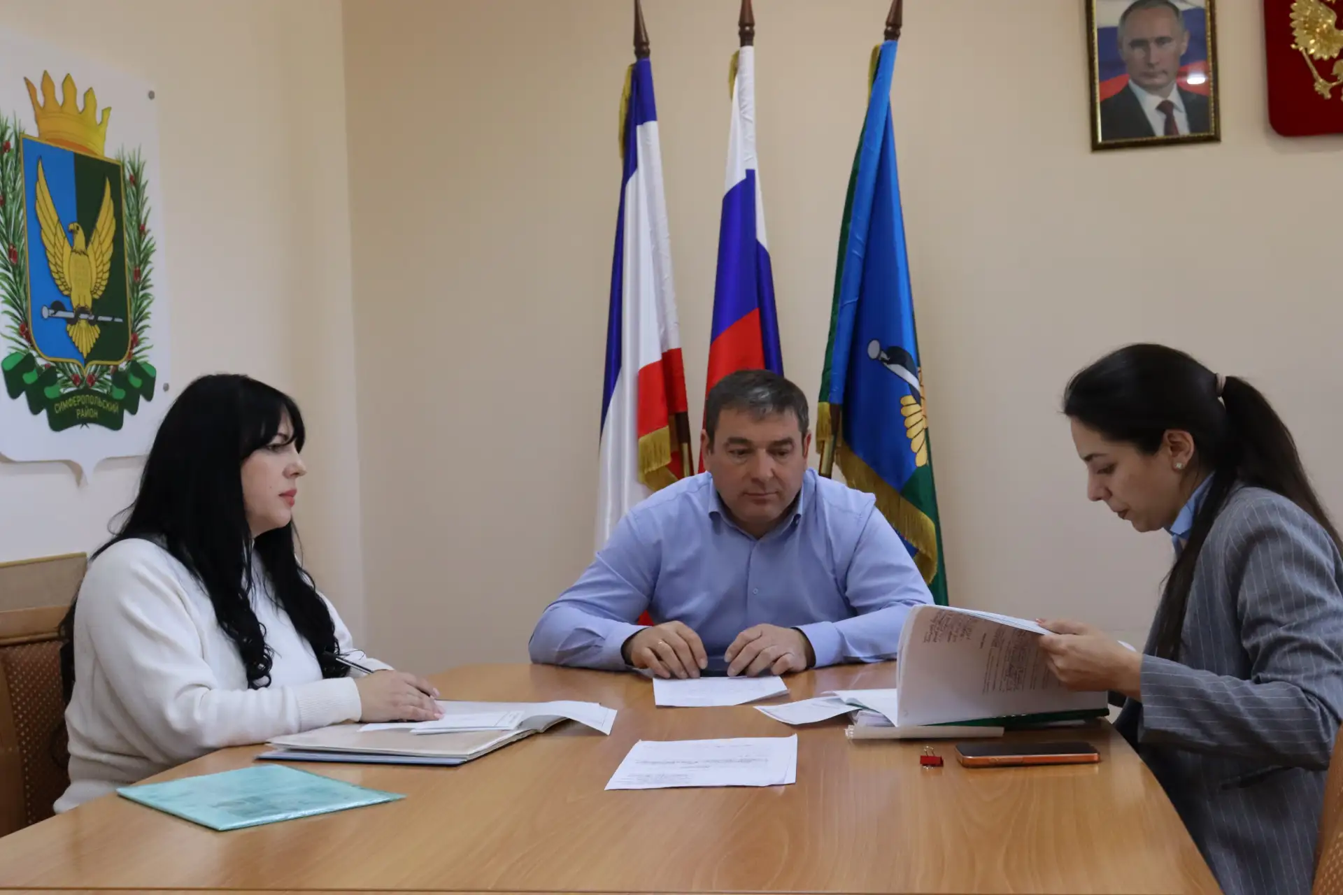 Провел личный приём граждан Провел личный приём граждан