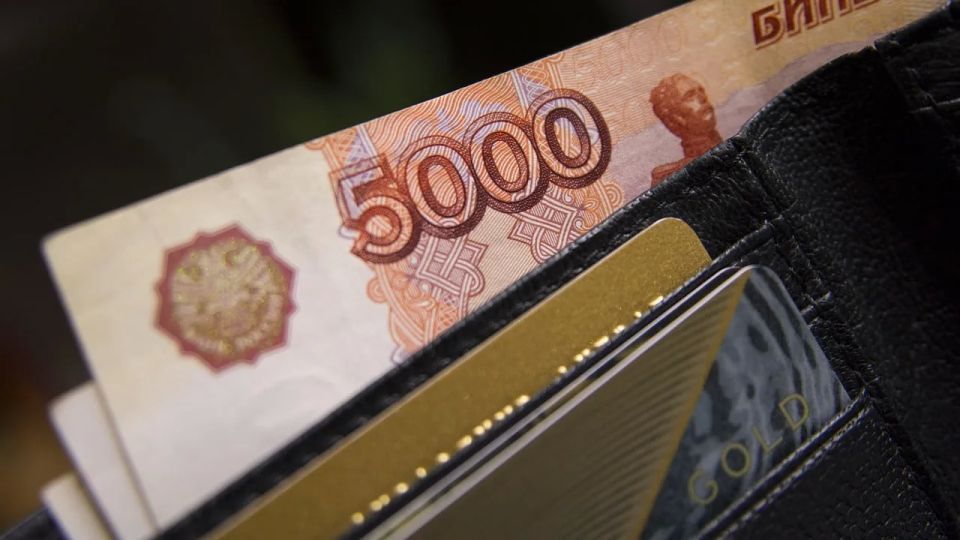 ВТБ: почти каждый третий кредит наличными в Крыму берут на ремонт и строительство