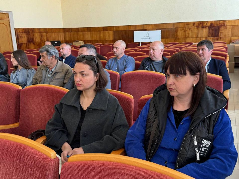 Александр Дудинов: Провел рабочее совещание с сельхозтоваропроизводителями Черноморского района Александр Дудинов: Провел рабочее совещание с сельхозтоваропроизводителями Черноморского района