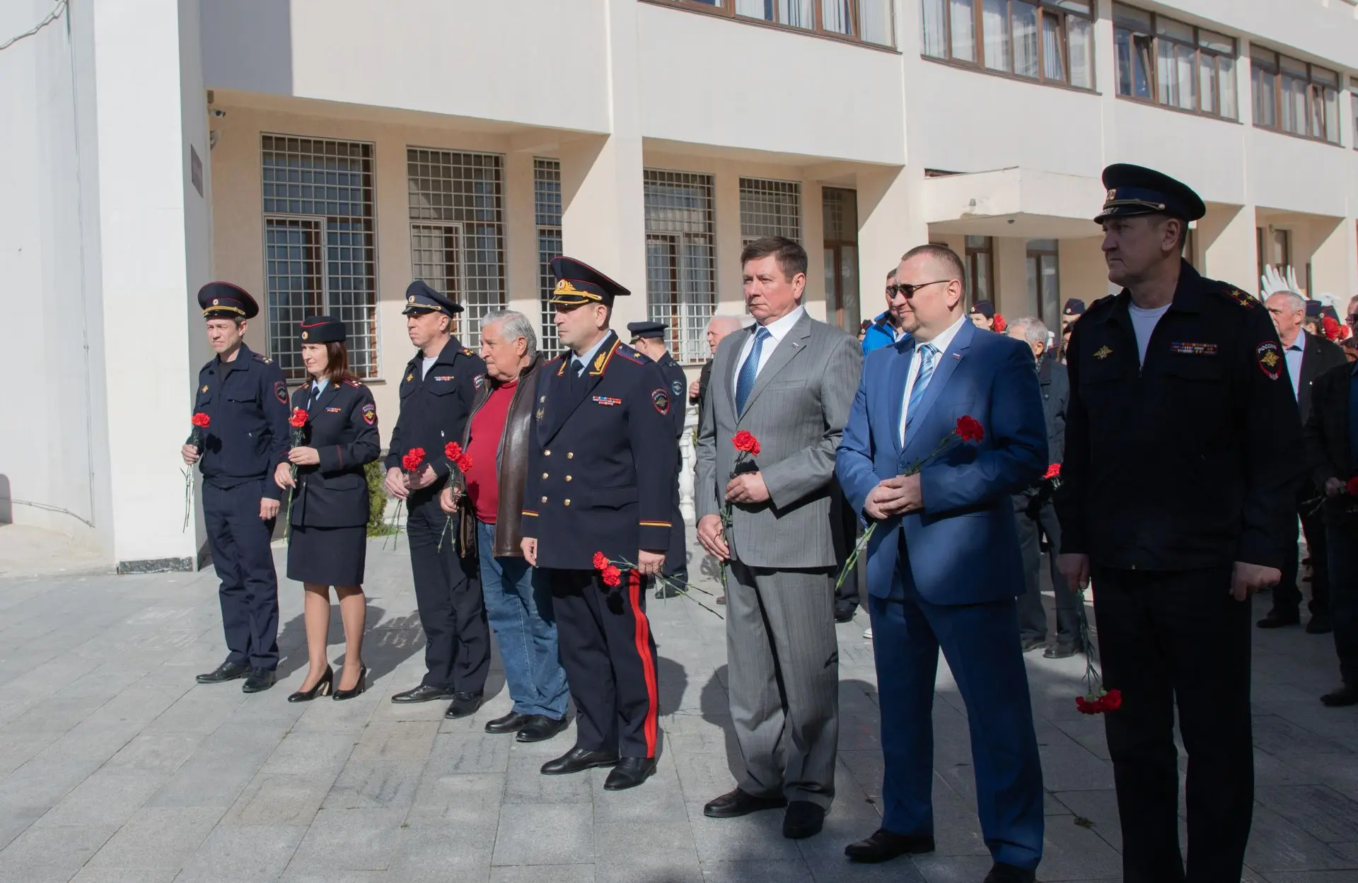 Начальник Управления МВД России по г.Севастополю генерал-майор полиции Сергей Сигунов поздравил ветеранов ОВД с предстоящим праздником Начальник Управления МВД России по г.Севастополю генерал-майор полиции Сергей Сигунов поздравил ветеранов ОВД с предстоящим праздником