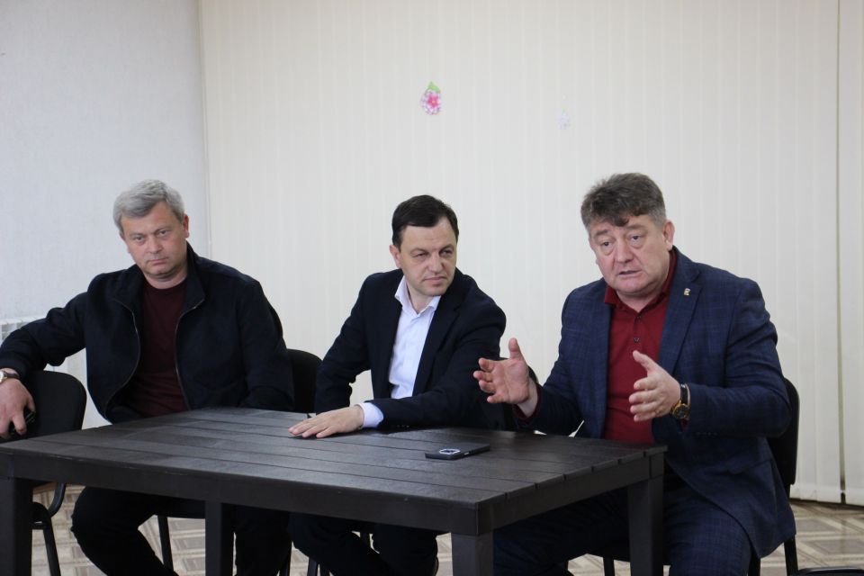 В Керчи с рабочим визитом побывали заместитель Председателя Государственного Совета РК Айдер Типпа и Председатель Государственного комитета по делам межнациональных отношений Крыма Руслан Якубов В Керчи с рабочим визитом побывали заместитель Председателя Государственного Совета РК Айдер Типпа и Председатель Государственного комитета по делам межнациональных отношений Крыма Руслан Якубов