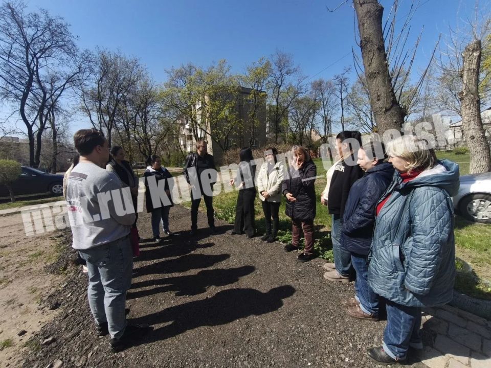 В Ленинском районе состоялась встреча заместителя главы администрации г.о. Донецк с работниками спортивной школы № 14. Работа с обращениями граждан, как отметил Глава ДНР Денис Пушилин, является приоритетом, и данная встреча...