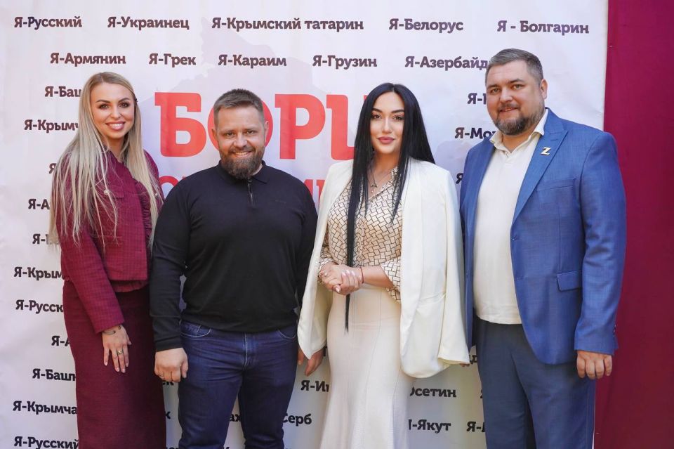 Анастасия Гридчина: Сегодня мы уже в четвёртый раз с радостью и душевным теплом отпраздновали «День Борща» на уютной площадке «Бульба и Борщ» в Алуште Анастасия Гридчина: Сегодня мы уже в четвёртый раз с радостью и душевным теплом отпраздновали «День Борща» на уютной площадке «Бульба и Борщ» в Алуште