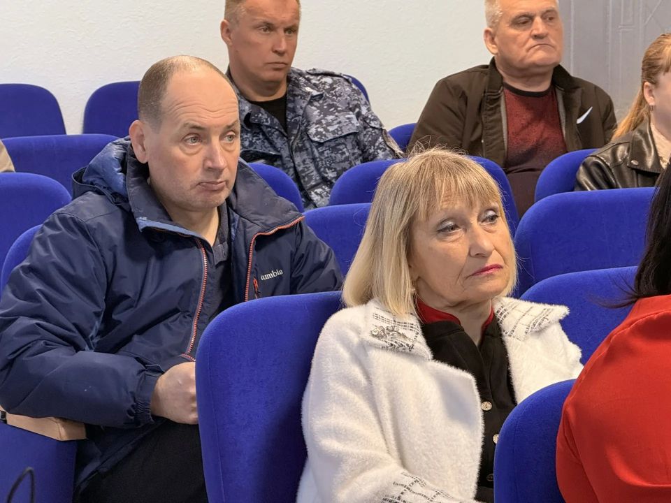 Антон Кравец: Совместно с председателем районного совета Дмитрием Мильгевским и его заместителем Ириной Швайко провели аппаратное совещание с руководителями предприятий и организаций района и главами сельских поселений Антон Кравец: Совместно с председателем районного совета Дмитрием Мильгевским и его заместителем Ириной Швайко провели аппаратное совещание с руководителями предприятий и организаций района и главами сельских поселений