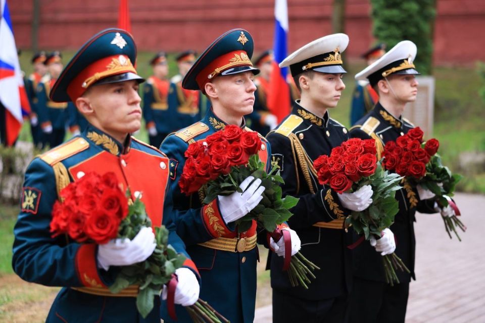Юрий Нимченко: Принял участие в выездном заседании Совета по военно-патриотическому воспитанию граждан при Совете Федерации, которое прошло 17 апреля в городе-герое Смоленске Юрий Нимченко: Принял участие в выездном заседании Совета по военно-патриотическому воспитанию граждан при Совете Федерации, которое прошло 17 апреля в городе-герое Смоленске