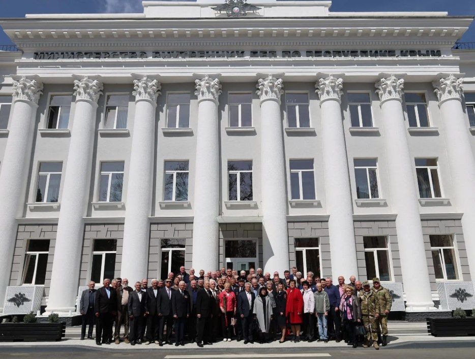 В Министерстве внутренних дел по Республике Крым состоялось торжественное мероприятие, посвящённое Дню ветеранов органов внутренних дел В Министерстве внутренних дел по Республике Крым состоялось торжественное мероприятие, посвящённое Дню ветеранов органов внутренних дел