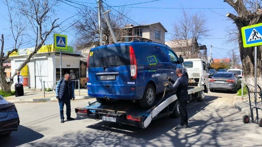 В Нахимовском районе пресекли незаконную торговлю рыбной продукцией В Нахимовском районе пресекли незаконную торговлю рыбной продукцией