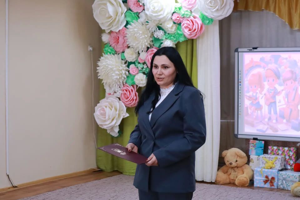 Дмитрий Чумаков: Слова поздравлений и самые тёплые пожелания сегодня принимает коллектив детского сада «Солнышко» в селе Криничное — учреждению исполнилось 50 лет Дмитрий Чумаков: Слова поздравлений и самые тёплые пожелания сегодня принимает коллектив детского сада «Солнышко» в селе Криничное — учреждению исполнилось 50 лет