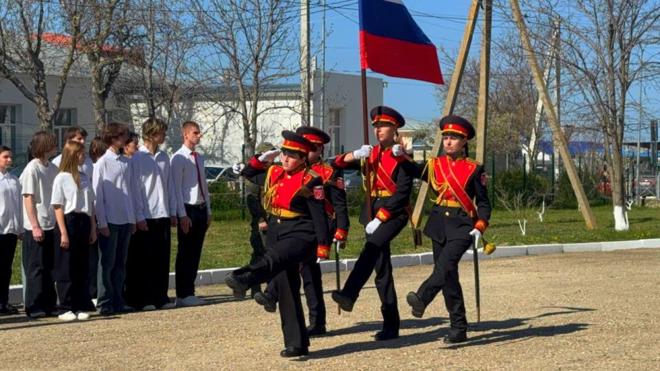 Александр Дудинов: В Черноморском районе проходит военно-патриотическая игра «Зарница 2.0» Александр Дудинов: В Черноморском районе проходит военно-патриотическая игра «Зарница 2.0»