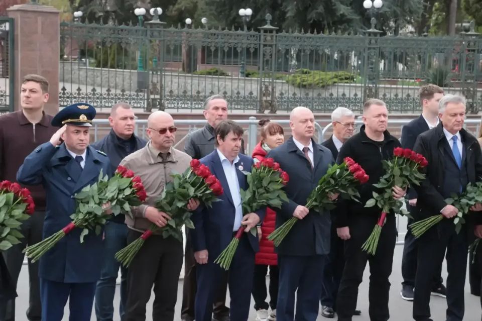 В Крыму отмечают годовщину манифеста Екатерины II о принятии полуострова в состав России В Крыму отмечают годовщину манифеста Екатерины II о принятии полуострова в состав России