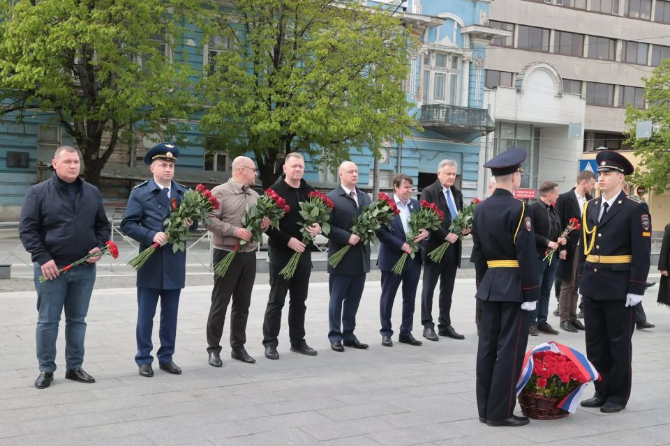 В Крыму отмечают годовщину манифеста Екатерины II о принятии полуострова в состав России В Крыму отмечают годовщину манифеста Екатерины II о принятии полуострова в состав России