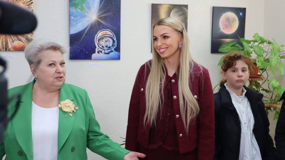 Анастасия Гридчина: В рамках недели космонавтики в Палате художественных промыслов и ремёсел Республики Крым с большим успехом прошла выставка «Космос в Крыму — Крым в Космосе»