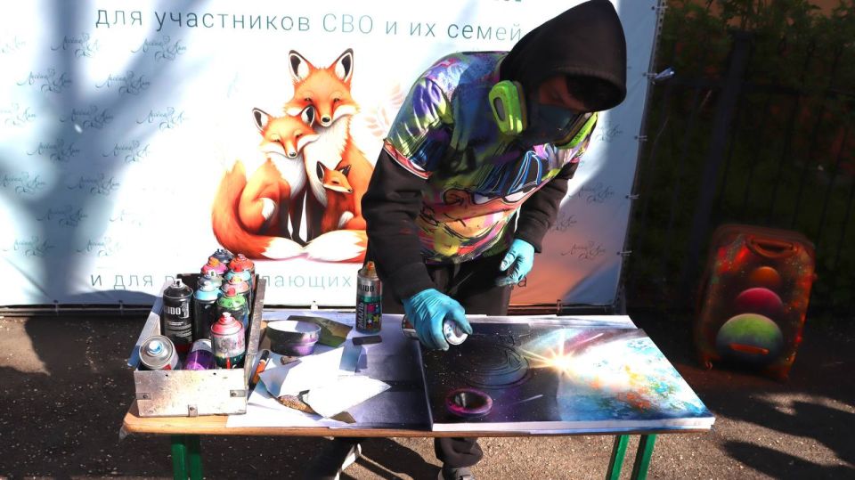 Анастасия Гридчина: В рамках недели космонавтики в Палате художественных промыслов и ремёсел Республики Крым с большим успехом прошла выставка «Космос в Крыму — Крым в Космосе» Анастасия Гридчина: В рамках недели космонавтики в Палате художественных промыслов и ремёсел Республики Крым с большим успехом прошла выставка «Космос в Крыму — Крым в Космосе»