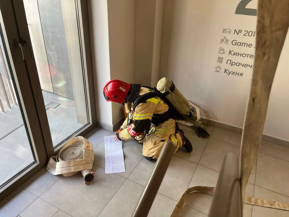 В гостиничном комплексе на южном берегу прошли пожарно-тактические учения В гостиничном комплексе на южном берегу прошли пожарно-тактические учения